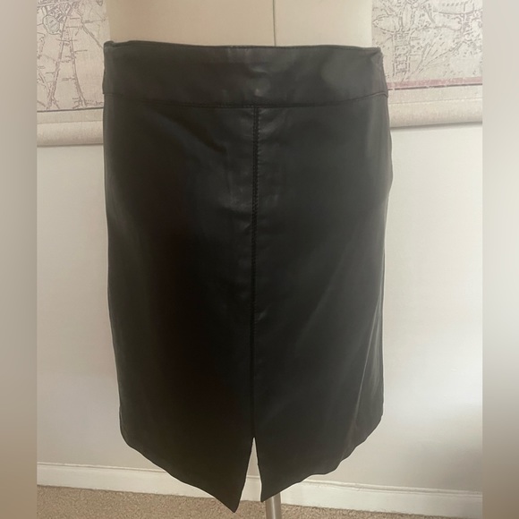 Vegan leather pencil skirt - Picture 3 of 5